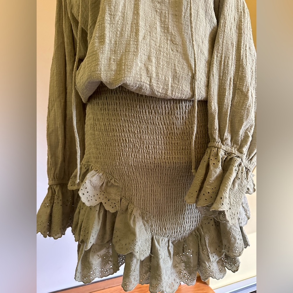 Green Linen Like Eyelet Ruffle Set - Picture 4 of 5